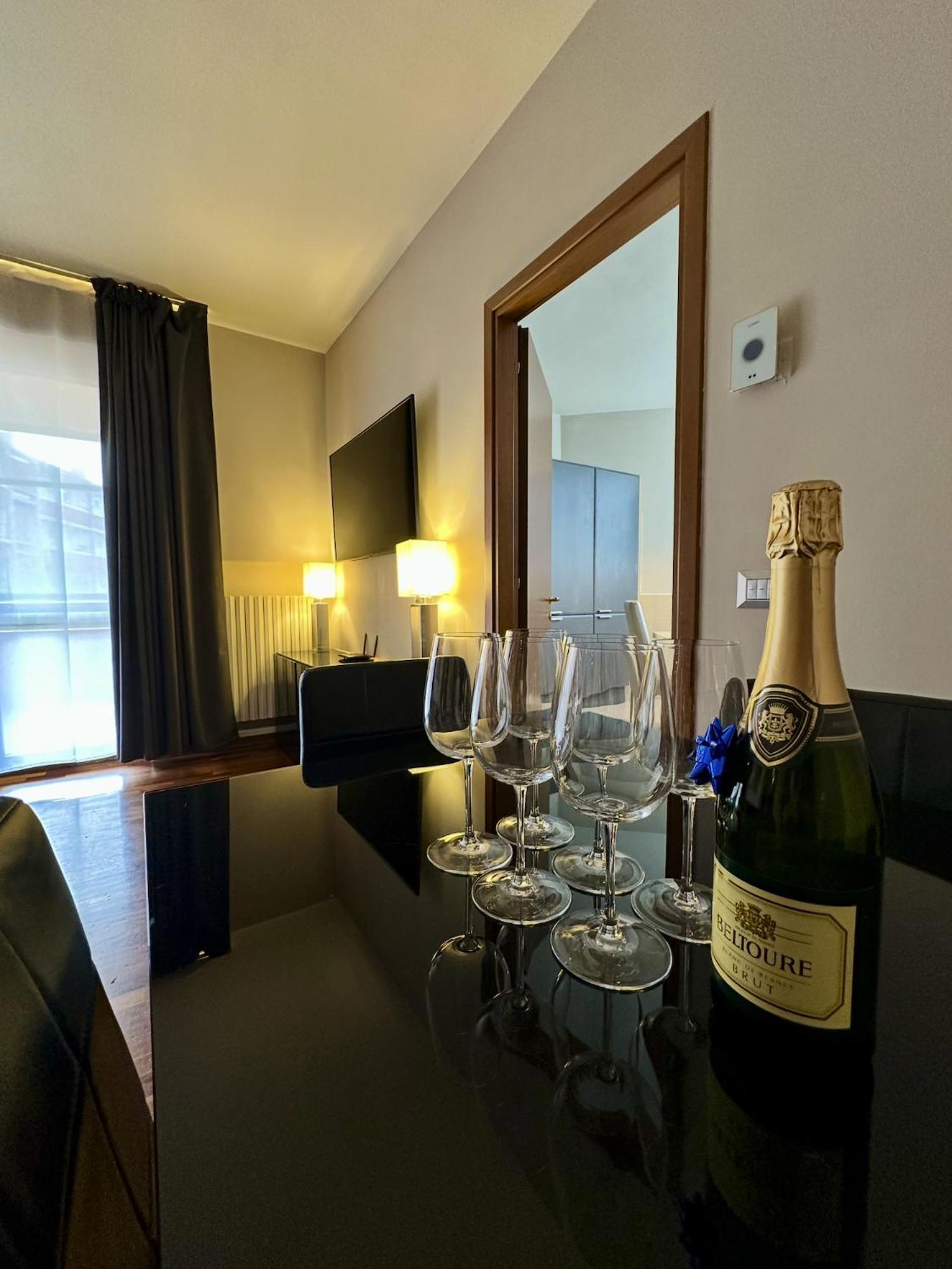 King Apartment Milano Bocconi Bagian luar foto